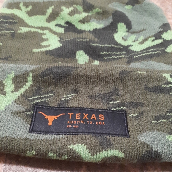 New. Nike Texas Longhorns Camo Military Appreciation Cuffed Knit Beanie. - Picture 2 of 6